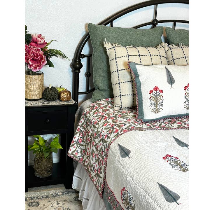 Couette en coton Divine Ashoka pour la vente par Ruhe - The Home Look