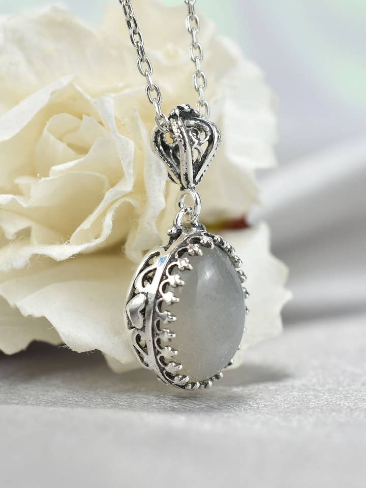 925 Silver Filigranhjärta Grå Månsten Damhänge för wholesale av Filigranist Jewelry