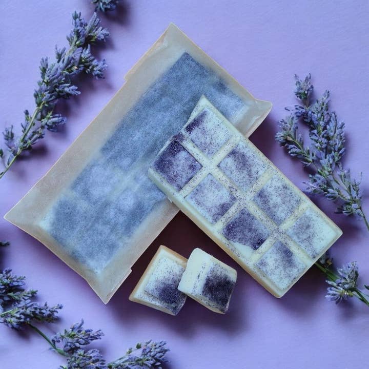 Fondant de cire étiquette blanche Lavande Fields pour la vente par Lunar Fragrances