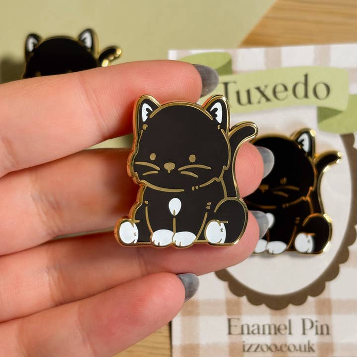 izzoo – wholesale Lapel pin/button – Tuxedo Cat Enamel Pin2