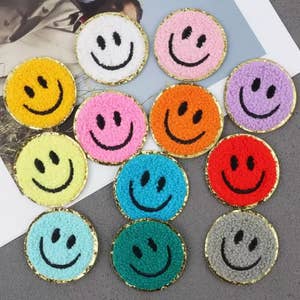 ZHENGO Smiley Face Patches, Iron On Patches for Clothes, Smile Face Heart  Rainbow Lightning Patch Sew On, Patches for Jackets, Clothes, Jeans, Hat
