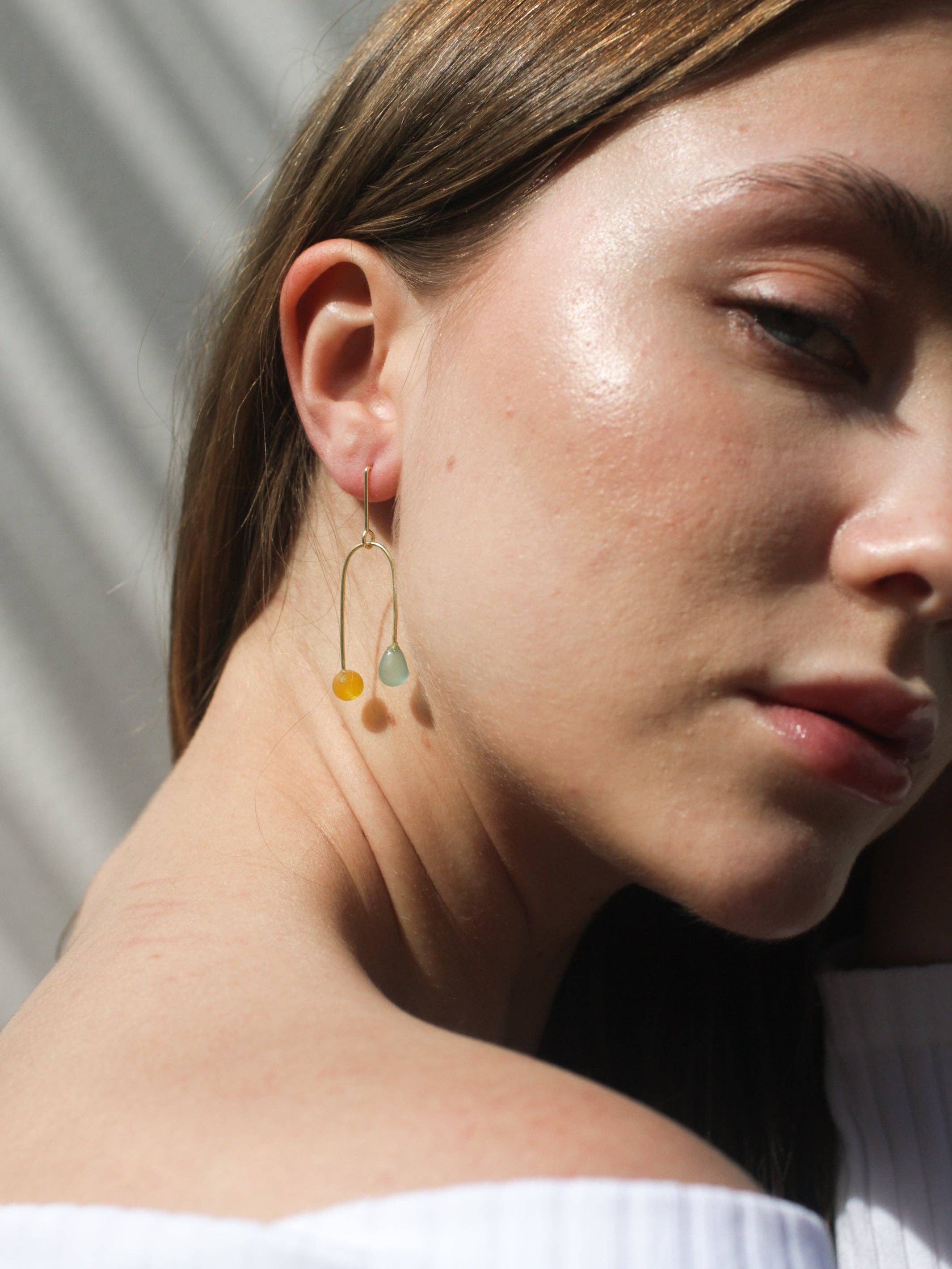 Rover & Kin – wholesale Hängande örhängen – Havsglas mobila örhängen - Sunshine Day2