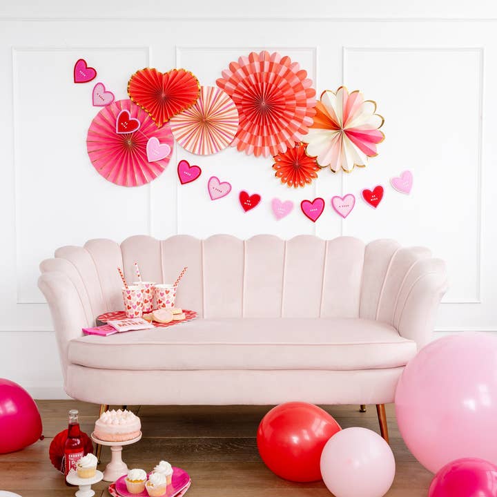 My Mind’s Eye - Wholesale Party Sign/Banner - VAL1002 - Felt Heart Banner Set