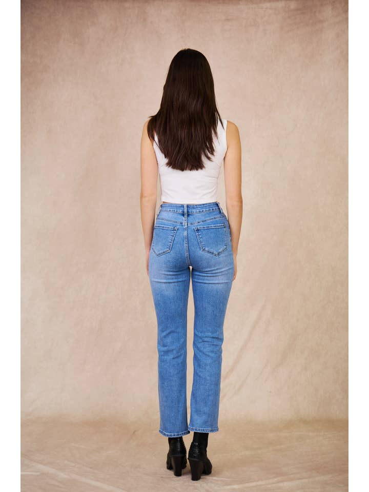 ANA & LUCY - Wholesale Jeans - Women's - Straight-Leg Jeans (Straight Cut) - ANA & LUCY7