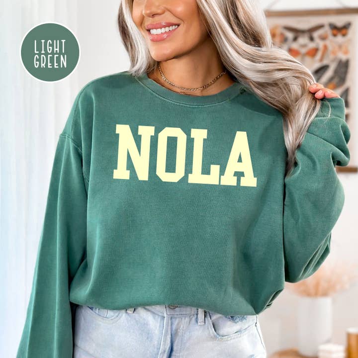 Sweatshirt Confort Colors® NOLA Nouvelle-Orléans Louisiane pour la vente par CindyL Boutique