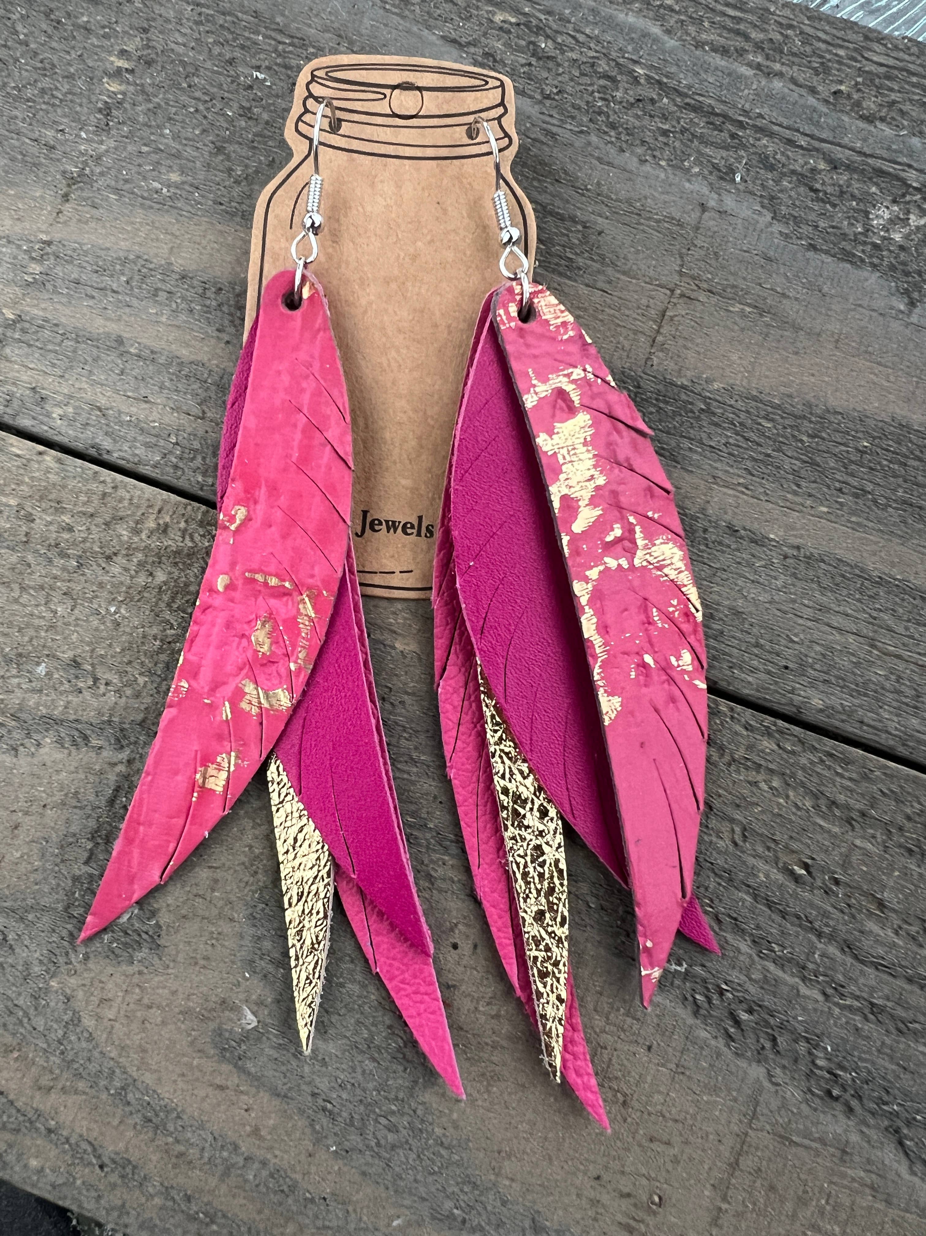 Jill's Jewels - Wholesale Dangle earrings - Pink and Gold Western Fringe Feather Leather Earrings1