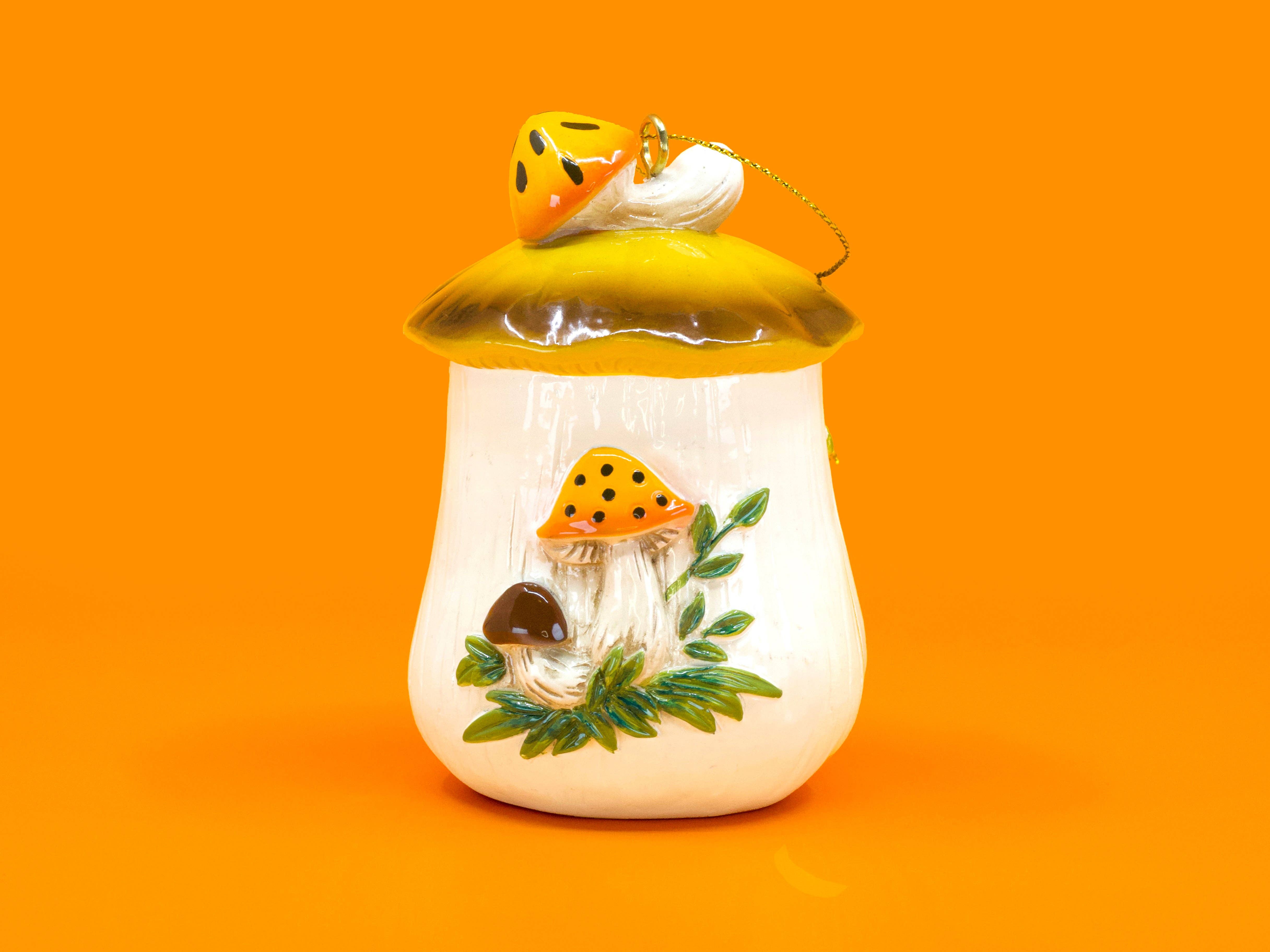 Twinkltoast - Vendita all'ingrosso Decorazione - Ornamento di Natale dipinto a mano ispirato ai funghi allegri anni '70 – Decorazione retrò per cucina4