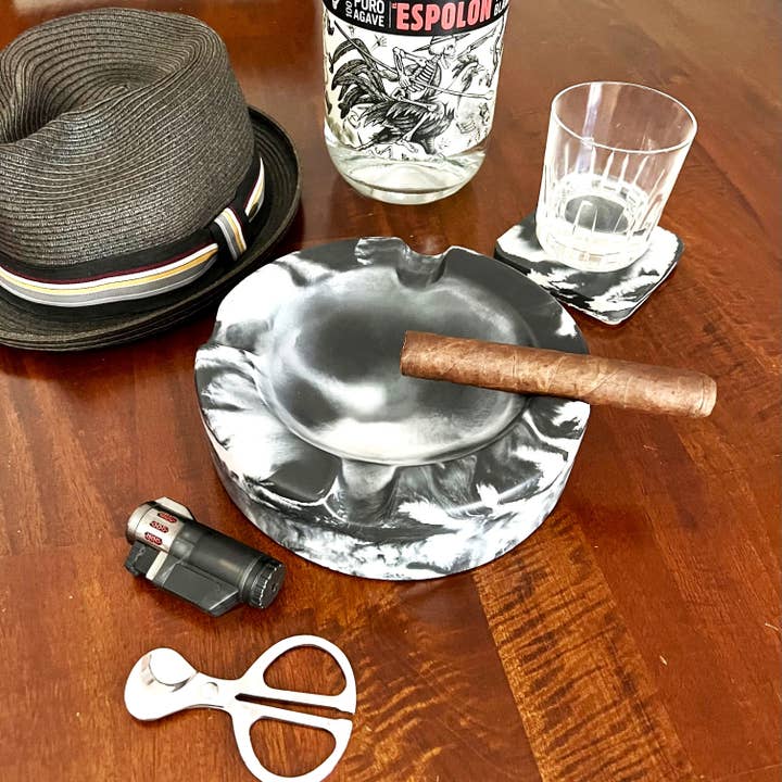 Storcks Designs - Wholesale Humidor/Cigar Accessory - Large Round Cuban Concrete Cigar Ashtray