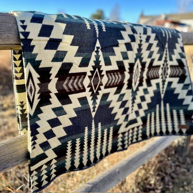 Alpaca Threadz - Wholesale Decoratiedeken - Zuidwest Alpaca Koningin/Gooi Deken – Omkeerbaar Bos7