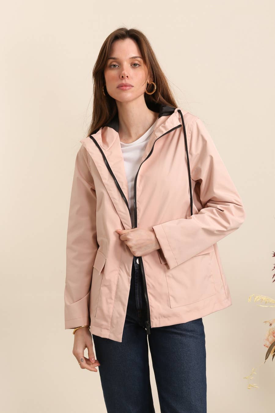 Attrait Paris - Vendita all'ingrosso Giacca - Donna - Giacca corta con cappuccio e chiusura con zip.12