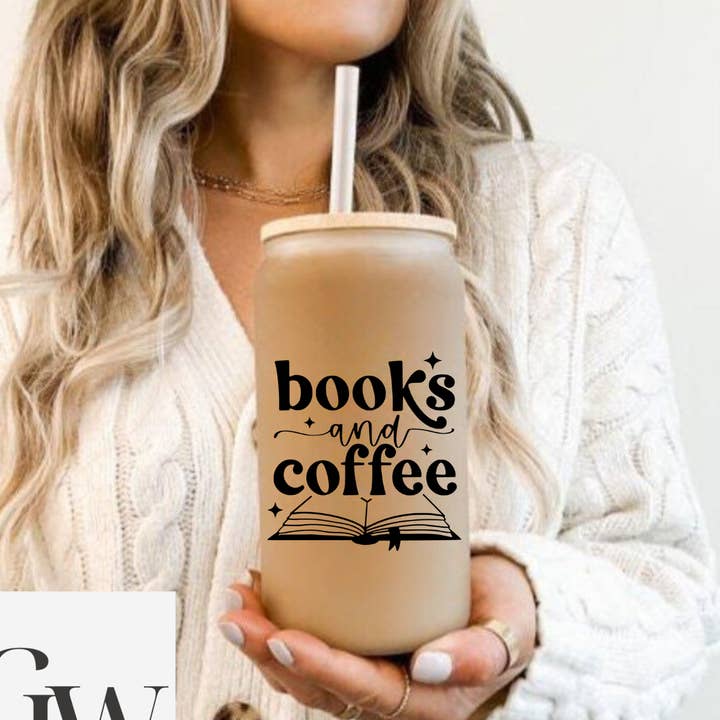 Tasse en verre Livres & Café pour la vente par Gaetz Workshop