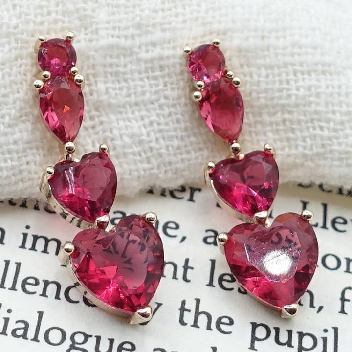 CHERIE - pequeños - pendientes con colgantes de circonita cúbica en forma de corazón para venta al por mayor de Daemon srls