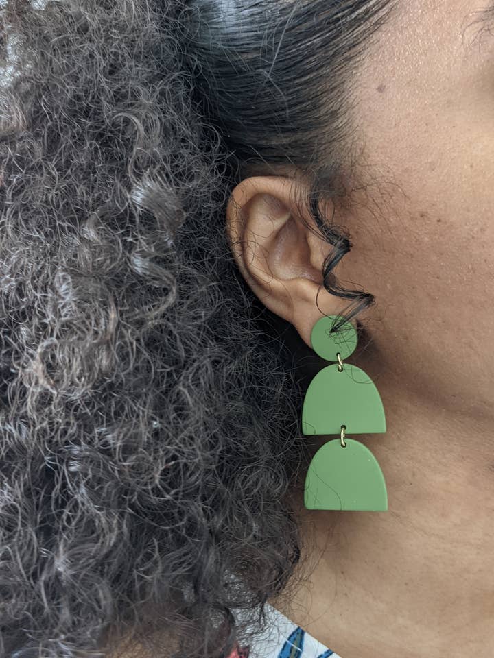 Pendiente redondeado de doble capa verde bosque para venta al por mayor de Salipop LLC