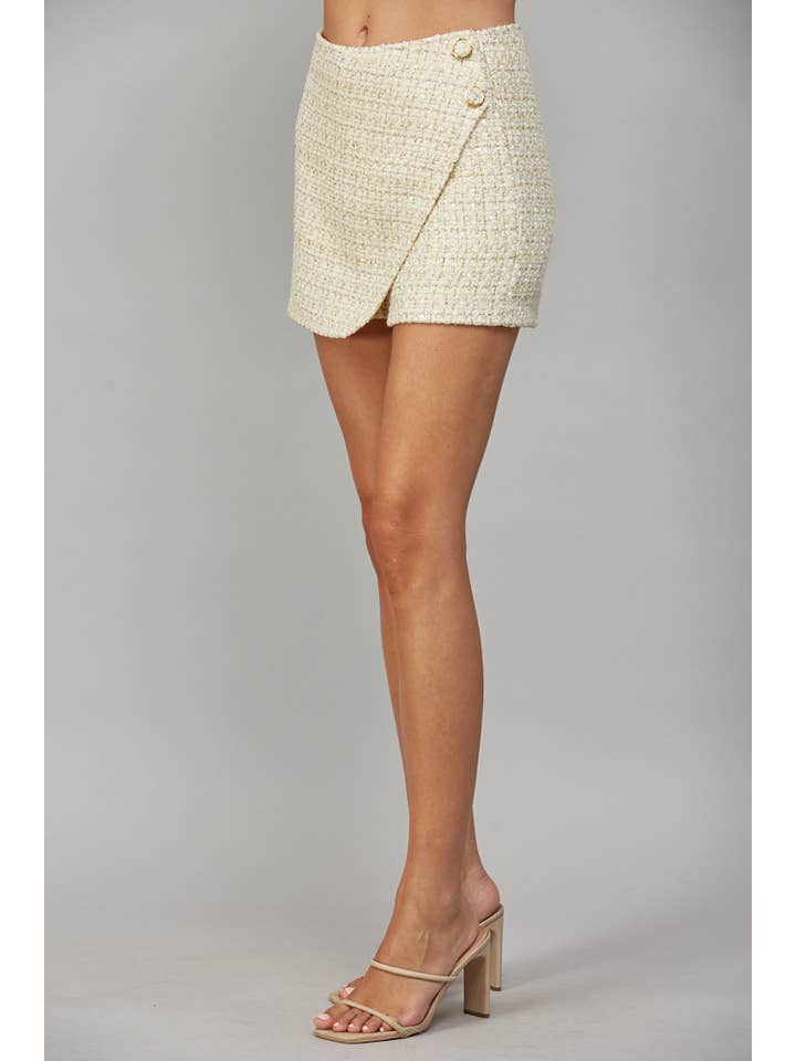 IVORY GOLD RIMMED BUTTON DETAIL TWEED SKORT FP65088
for wholesale on Faire3