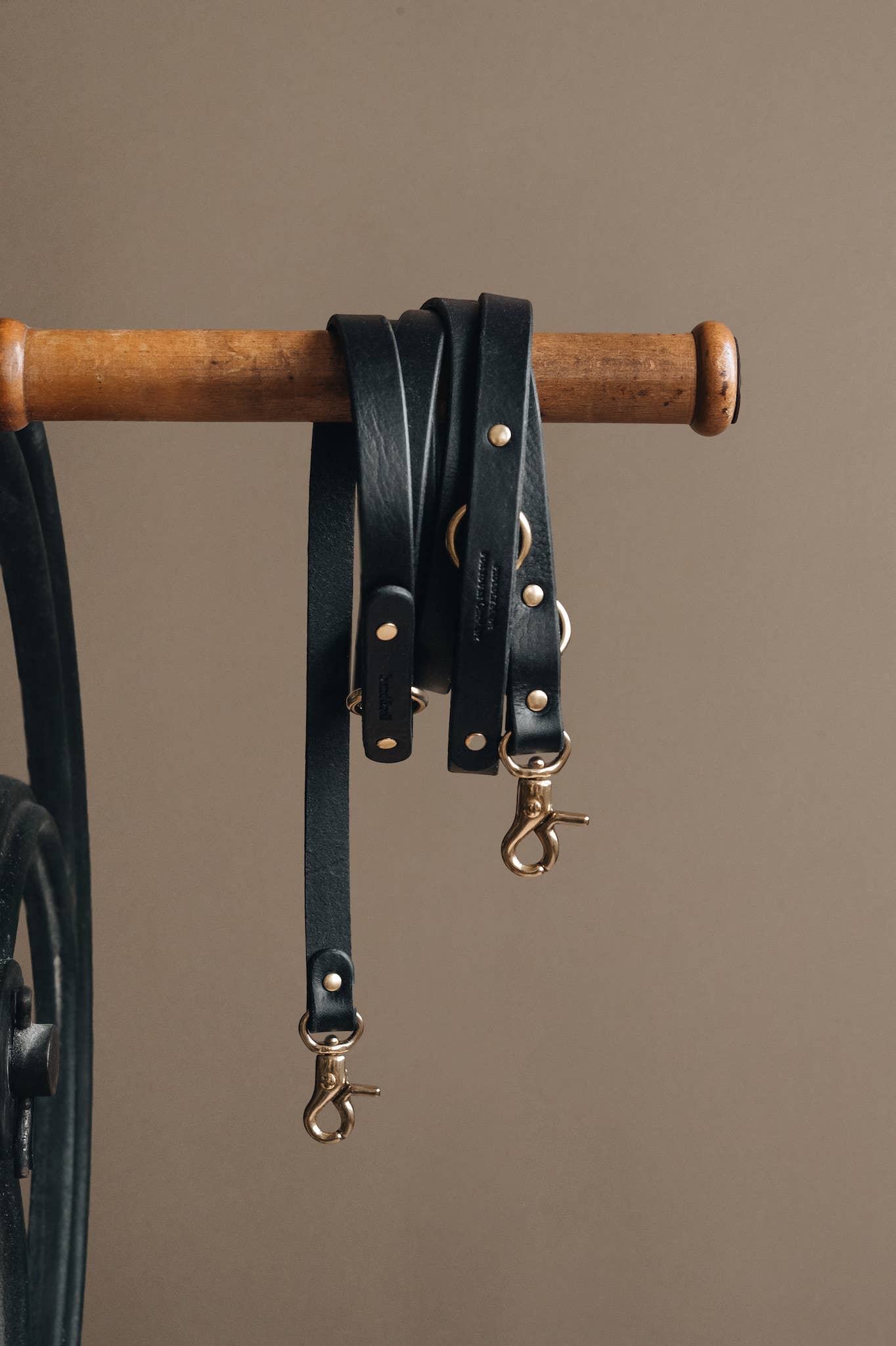 BAND&ROLL - Venta al por mayor Correa - Perros - Correa ligera de piel para perros con manos libres. Lasso Air4