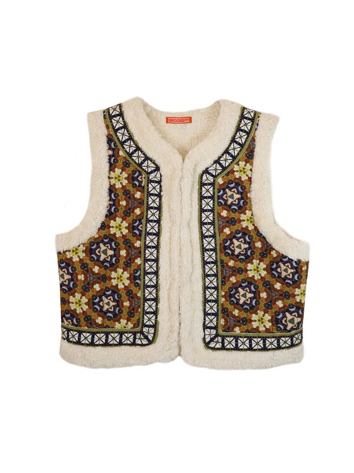 Brooks Avenue - Wholesale Outerwear Vest - Women's - The Willow Sherpa Reversible Vest - Chestnut Swirl8