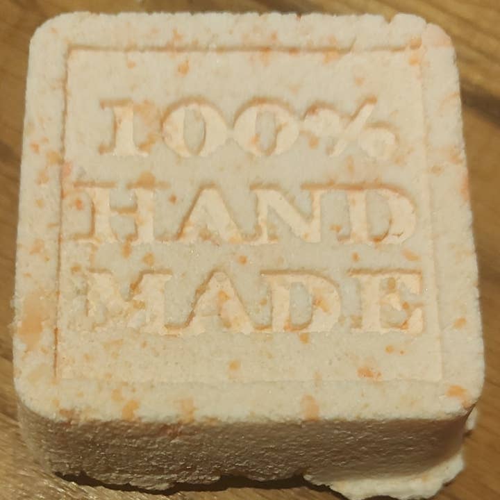 Cuiseur de douche bio à l'orange, naturel, végétalien pour la vente par SkincareBOOtique