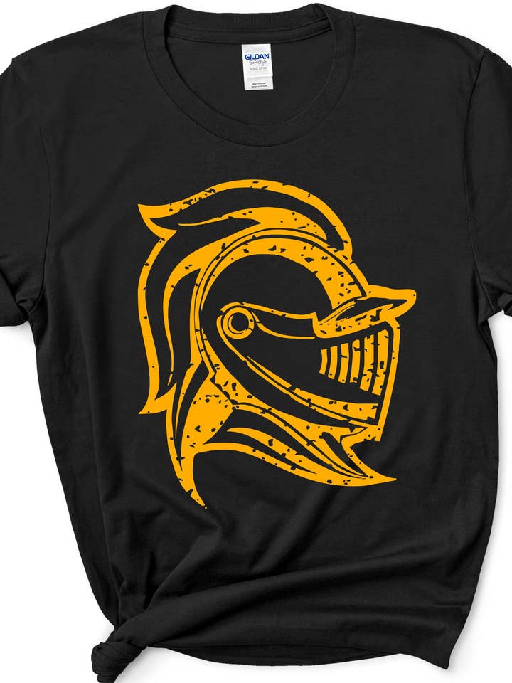 T-shirt mascotte personnalisé Distressed Knight Head pour la vente par American Threadz Apparel
