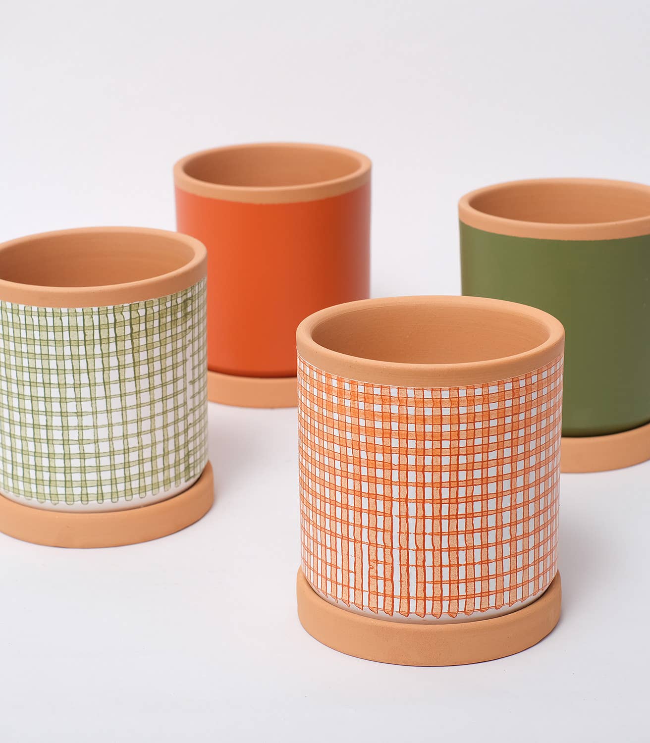 Casa Atlântica - Wholesale Plant Pot - Moss green checkered pot with saucer6