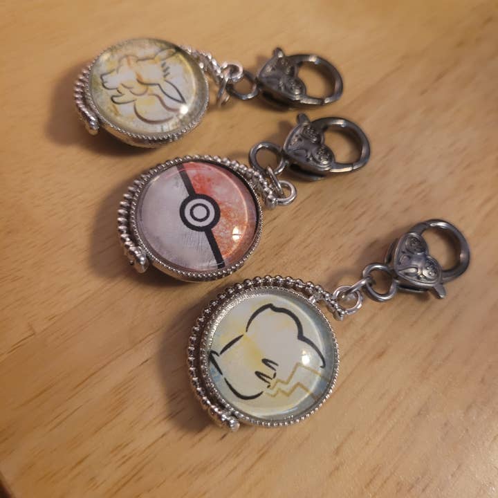 Con-Quest Crafts - Wholesale Keychain – Unisex - Pokemon Inspired Fidget Charms double-sided keychain3
