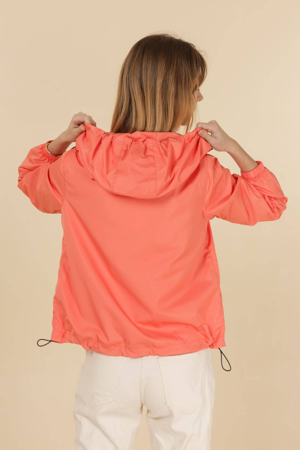 Attrait Paris - Wholesale Windbreaker - Women's - Short hooded windbreaker with colorful zip3