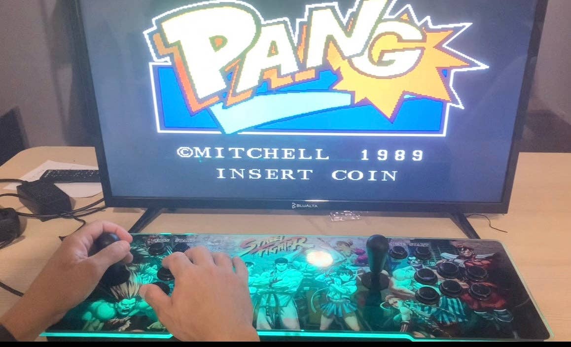 Nice Stuff Sales – wholesale Small/handheld appliance – Backlit Pandora Box Console with 28,000 retro games and 3D games and sound system Special Edition Street Fighter23