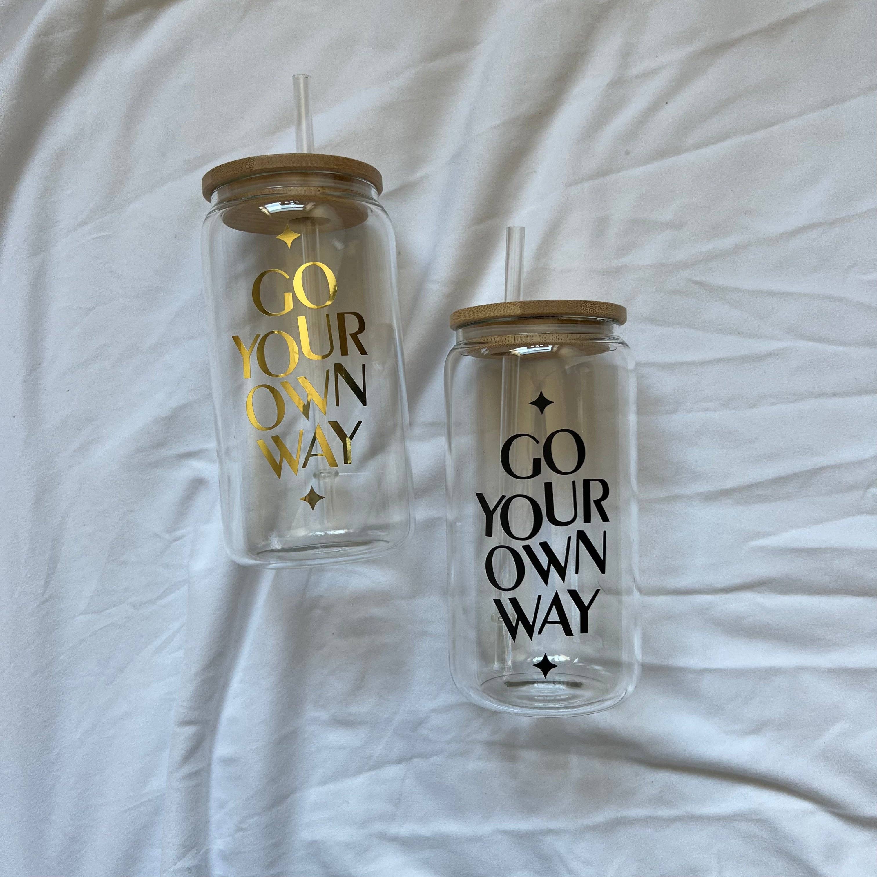 Honey Rose Collective - Vendita all'ingrosso Bicchiere/tazza - Tazza in vetro Go Your Own Way con coperchio2