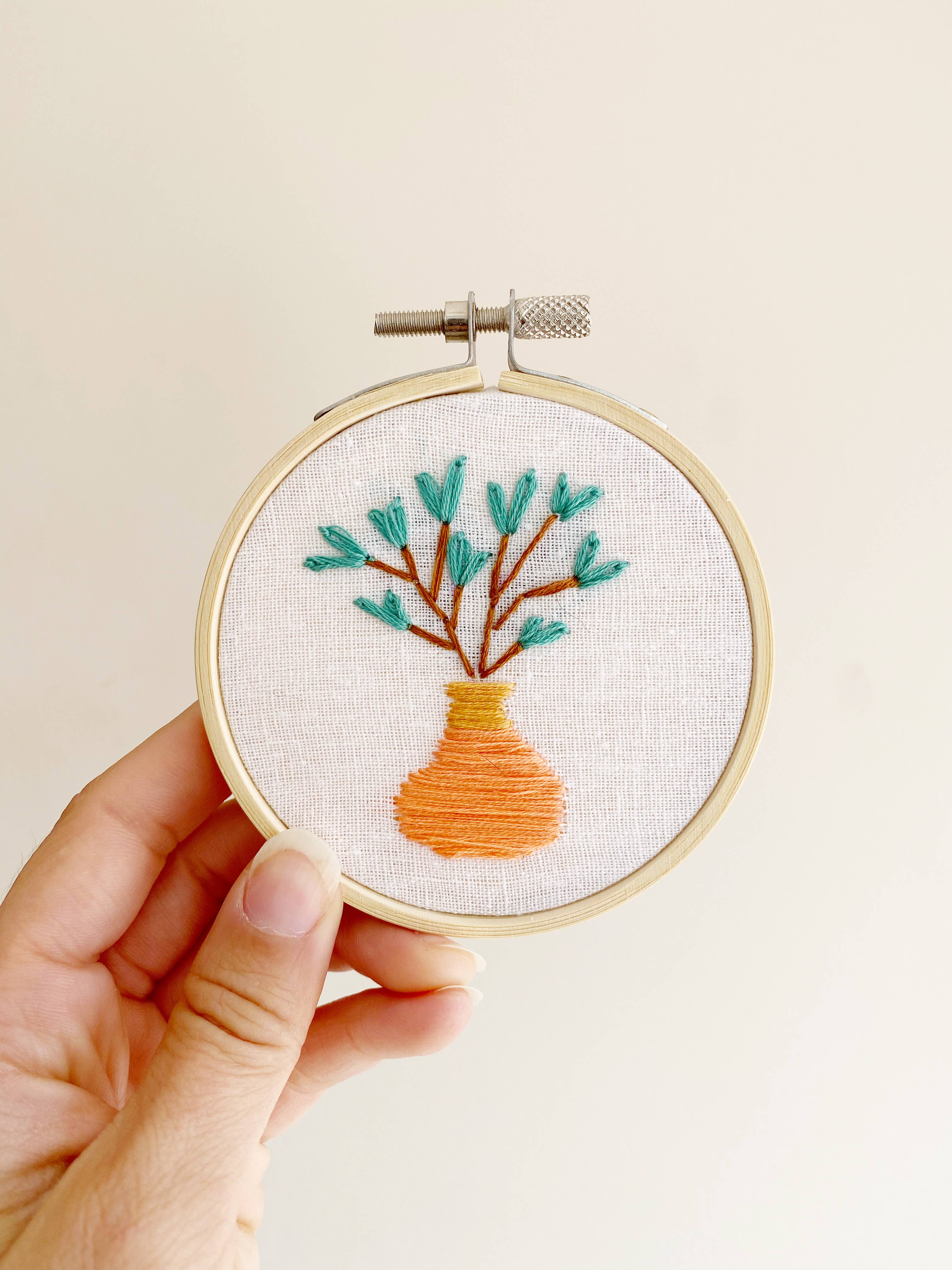 Islay's Terrace – wholesale Material för broderi/korsstygn – Överraskning Little Leafy Växt Broderi - 3" broderi5