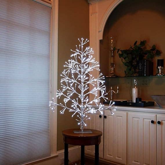 LIGHTSHARE - Wholesale Artificial Christmas Tree - Artificial Christmas Tree Light with Silver and Golden Finis7