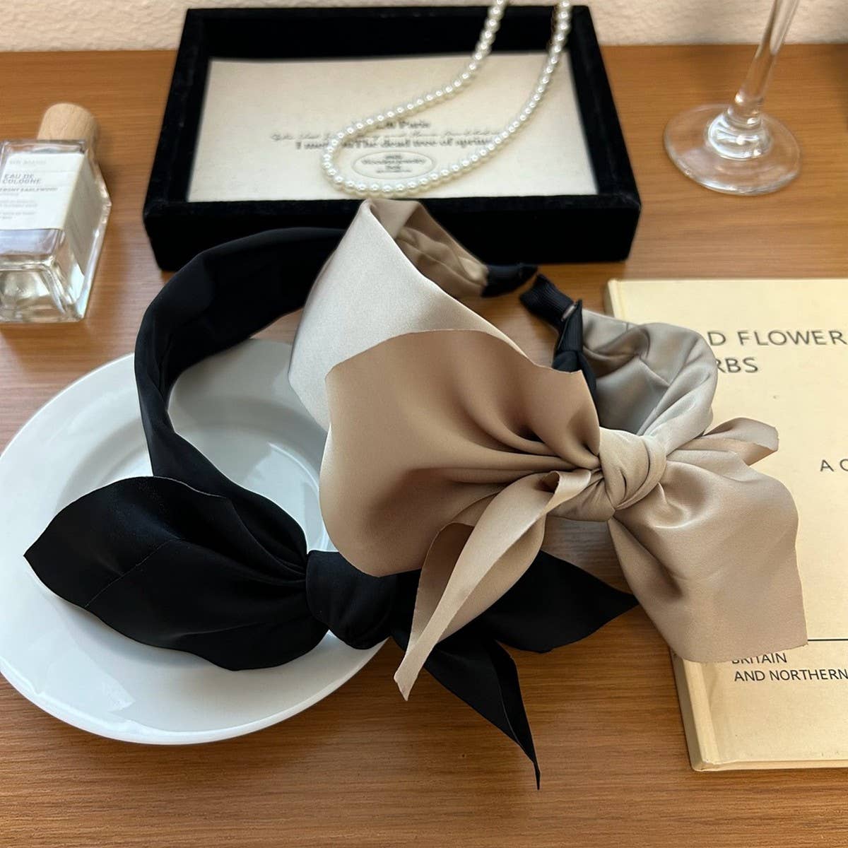 ACCITY - Wholesale Fashion Headband - Women's - RETRO BOW STYLISH SIMPLE HEADBAND_CWAHA28595