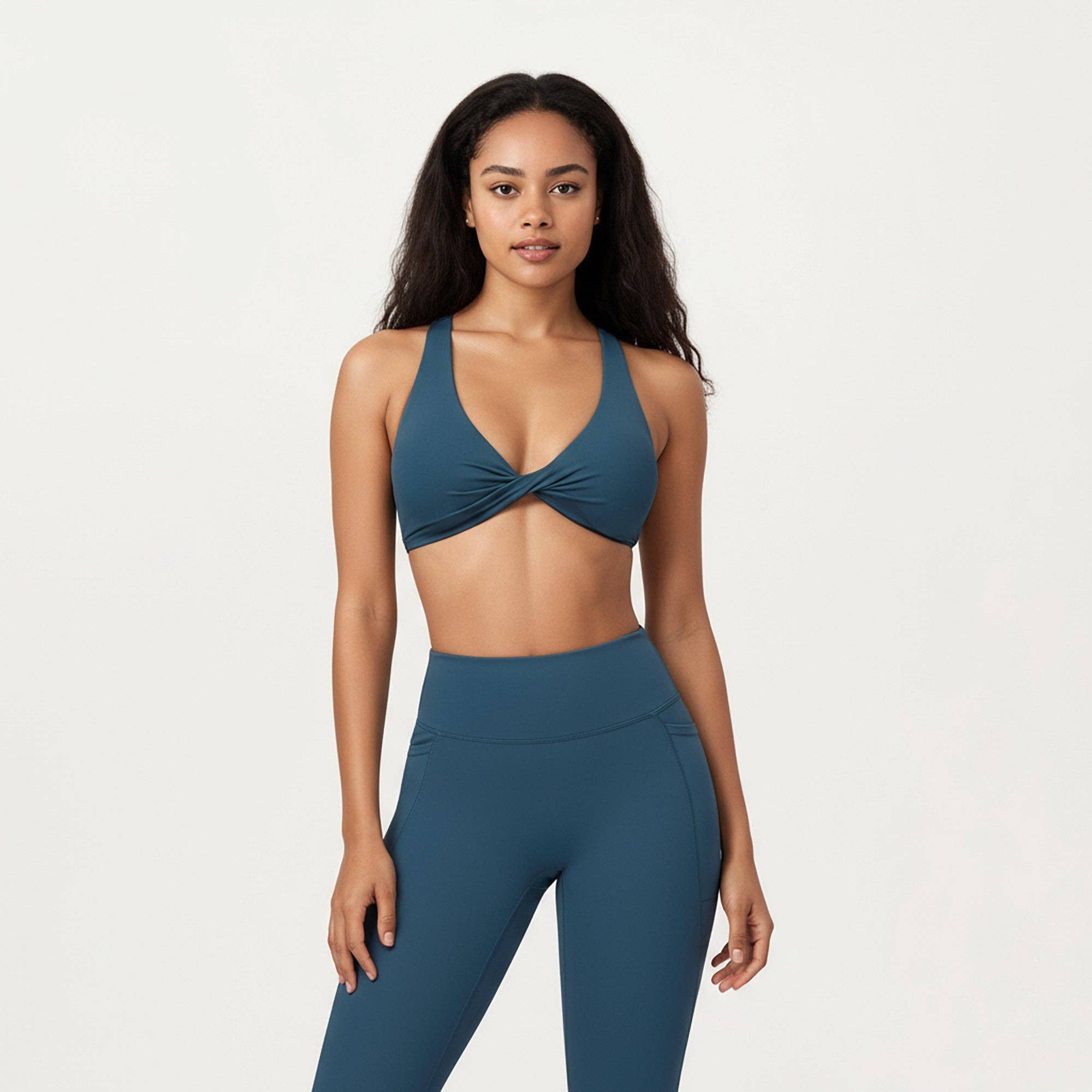 Active by Anna-Kaci - Vendita all'ingrosso Reggiseno sportivo - Donna - Top reggiseno sportivo con halter a torsione e spallina larga di supporto10