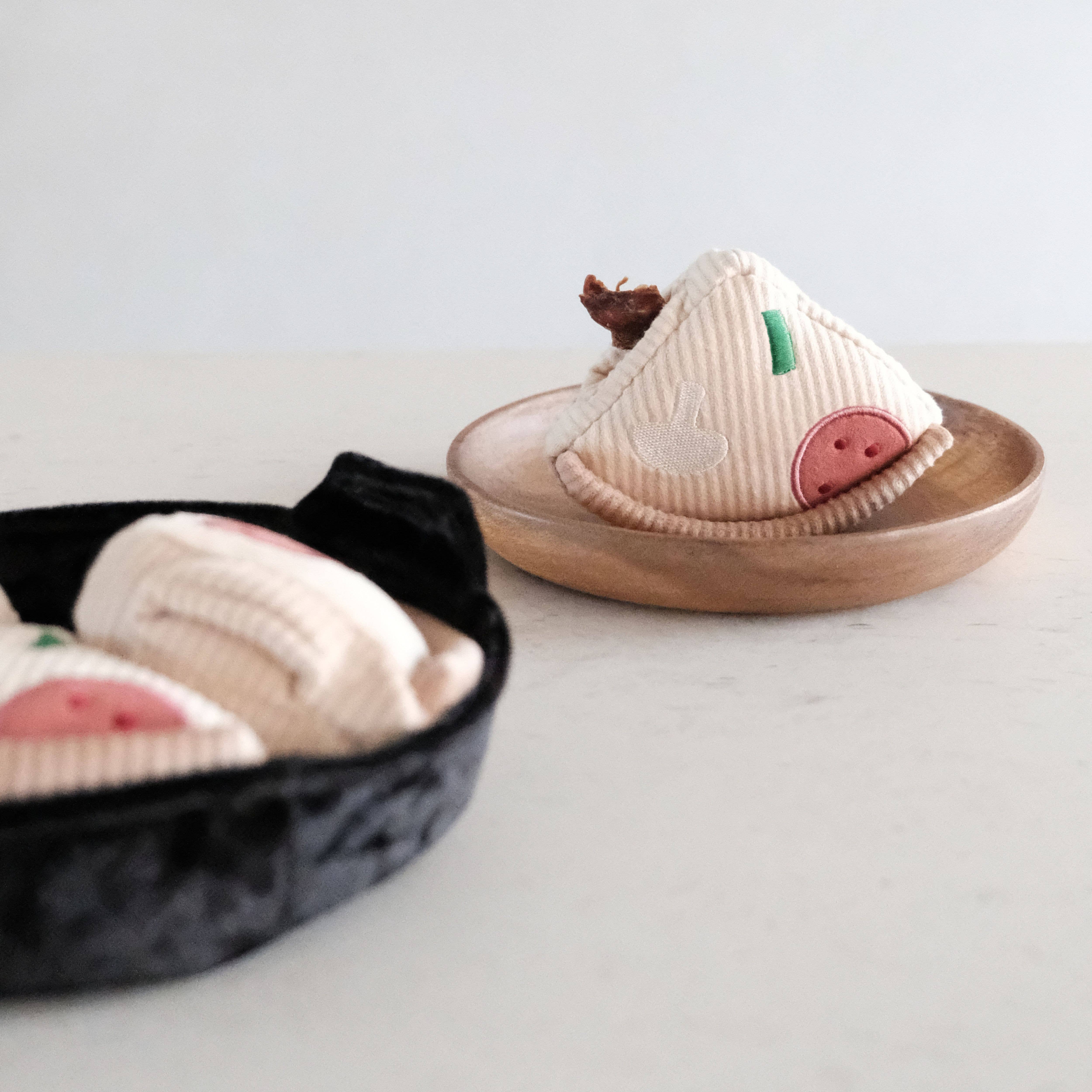 Lambwolf Collective - Wholesale Pet Plush Toy - Dog - DEEP DISH PIZZA//ENRICHMENT DOG TOY11