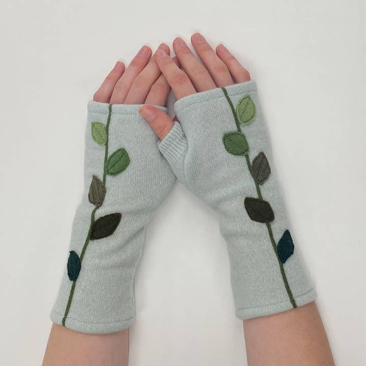 Sardine Clothing Co. – wholesale Gloves – Women's – Fingerless Cashmere Gloves-Leaves1