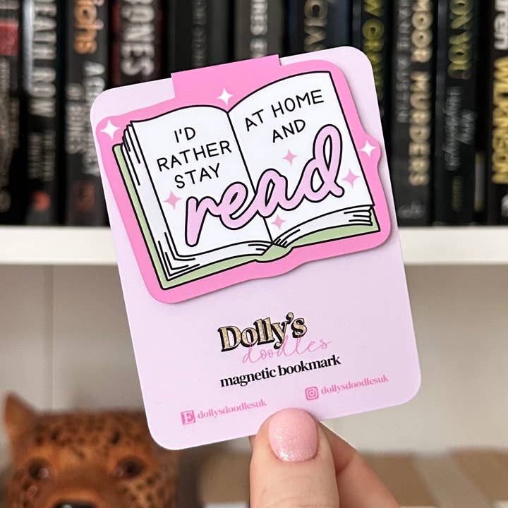 Jeg vil hellere blive hjemme og læse magnetisk bogmærke læsning for engroshandel hos Dolly’s Doodles