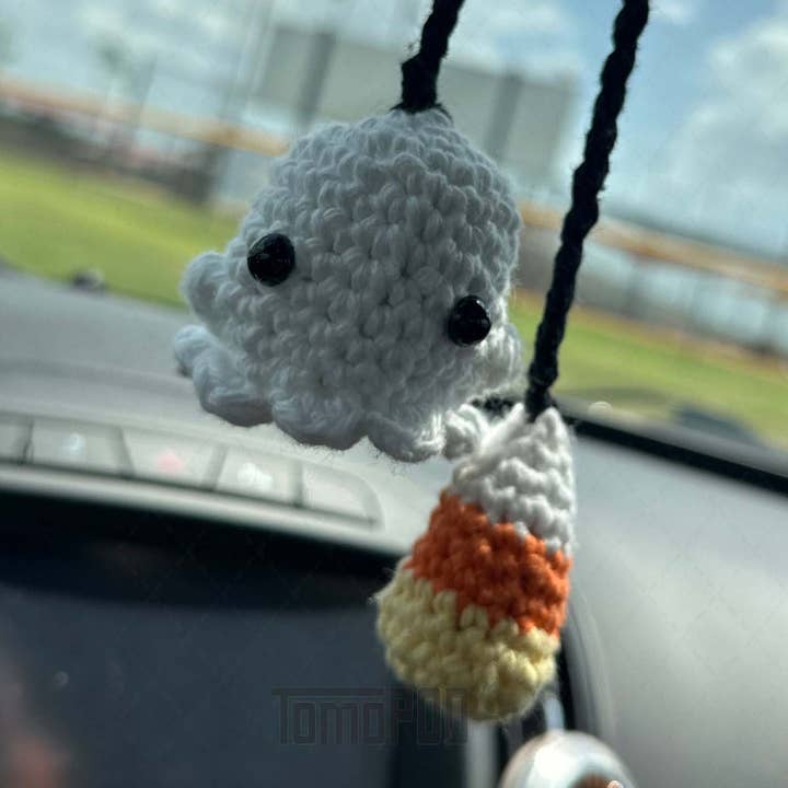 Miroir de voiture à suspendre en crochet pour Halloween Ghost & Candy Cone pour la vente par TOMOPOD LLC