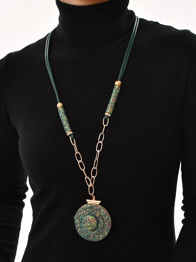 Victoria Moda - Wholesale Pendant/Charm Necklace - Long necklace with sparkles1