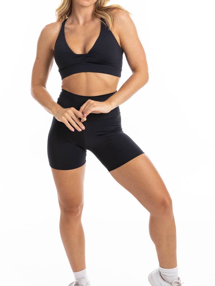 Midnight Body Luxe Midi Shorts för wholesale av Carra Lee Active