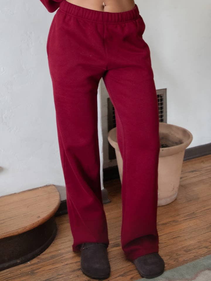 TICTOC - Wholesale Athletic Sweatpants/Joggers - Women's - LANI Cloud Fleece Wide Leg Sweatpants Stretch Waist & Pocket6