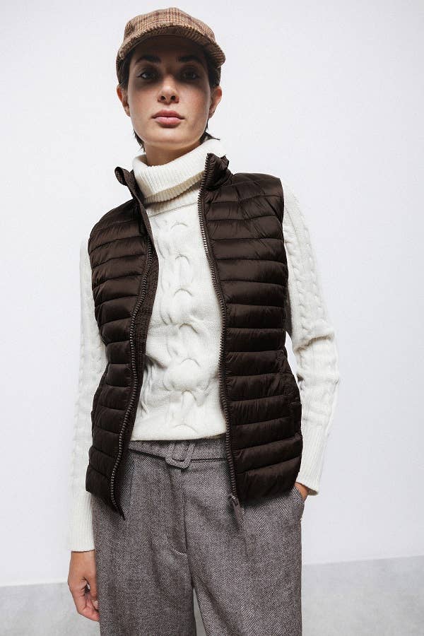 Lanidor - Wholesale Outerwear Vest - Women's - Plain Quilted Vest (423542-22)0