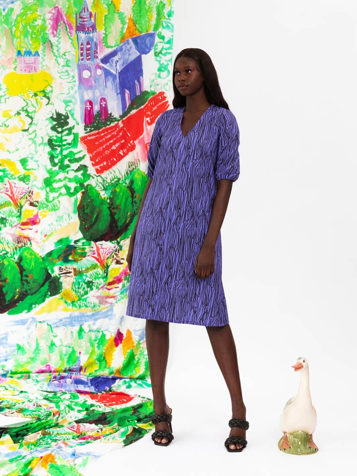 Vestido morado de línea A con textura de madera para venta al por mayor de Tara Whalley