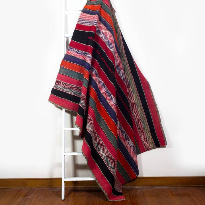 Heirloom Rug (RG-HEI-0712) for wholesale by VINLOOM by Shupaca