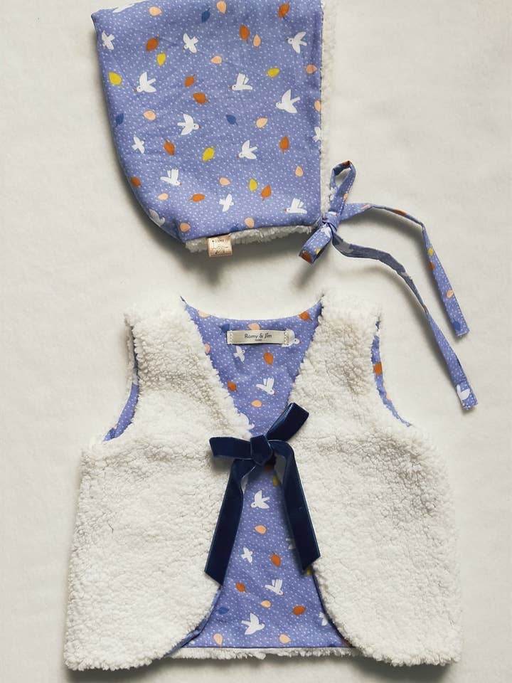 Set aus Weste und Hut von Hirondelles für den Großhandel von Romy & Jim