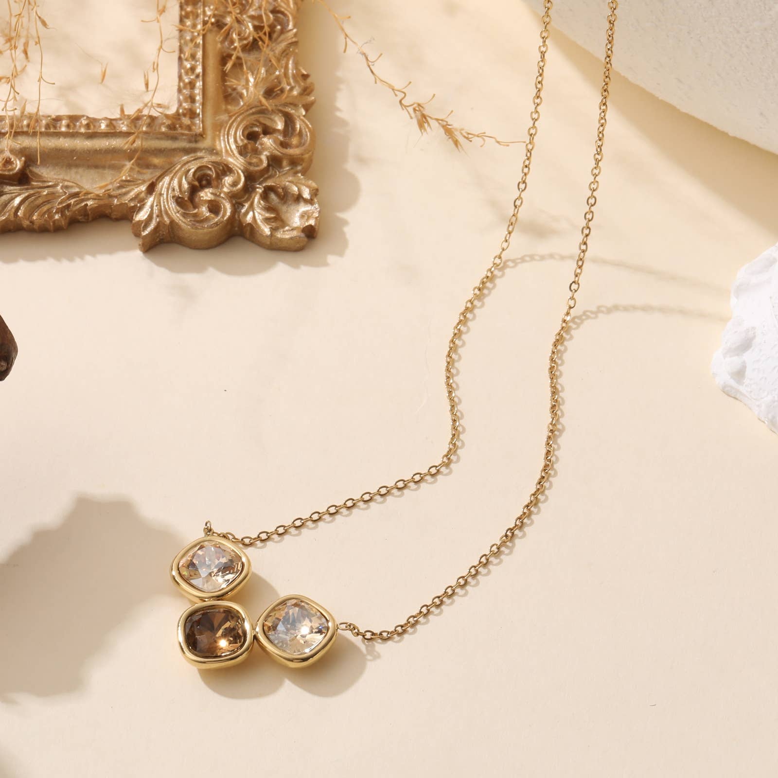 Lovelika – wholesale Kedjehalsband – Halsband - Elise0