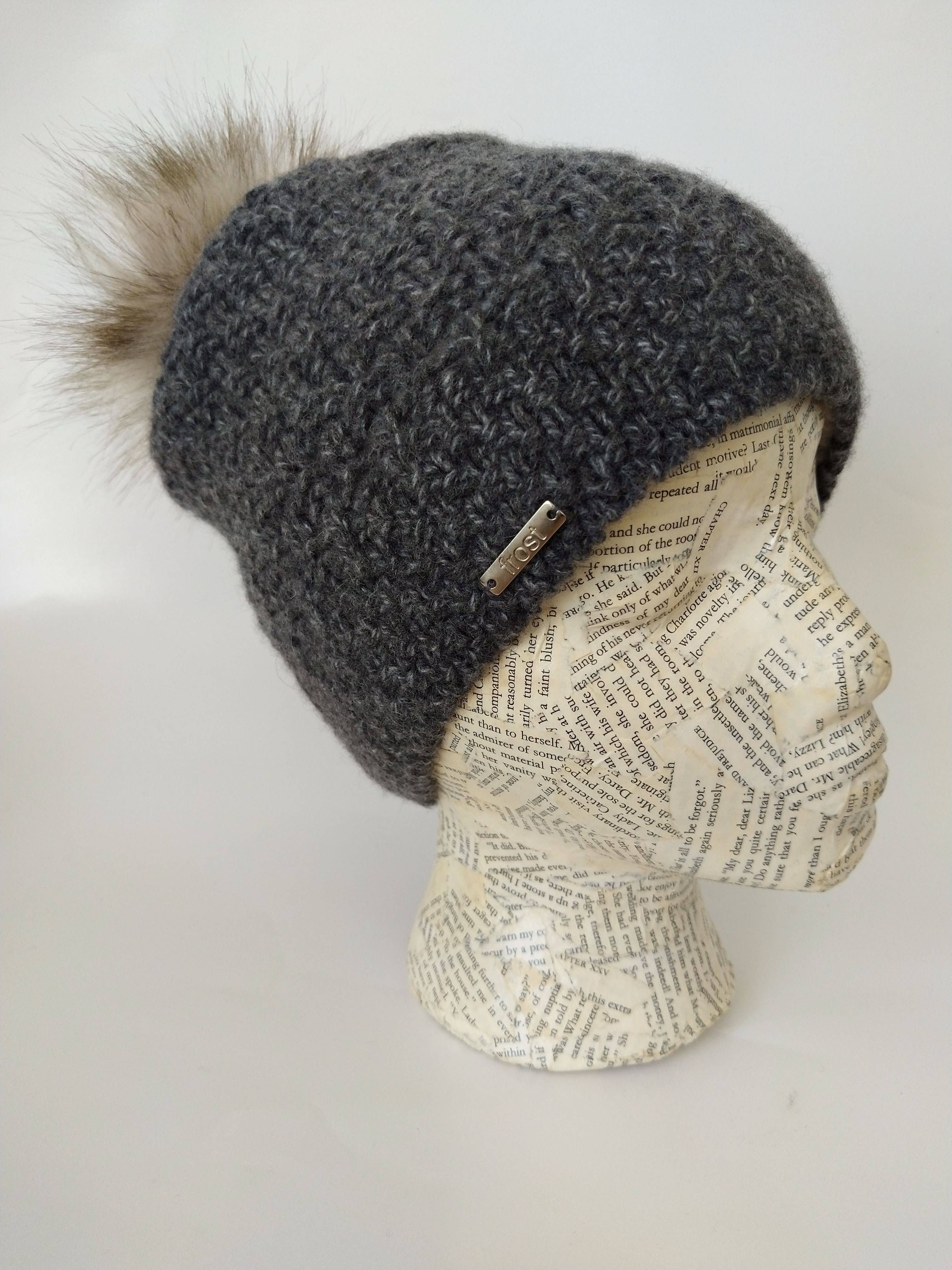 Frost Hats - Wholesale Beanie - Dames - Grofgebreide muts van kasjmier, oversized ruimvallende pasvorm, pompon van imitatiebont2