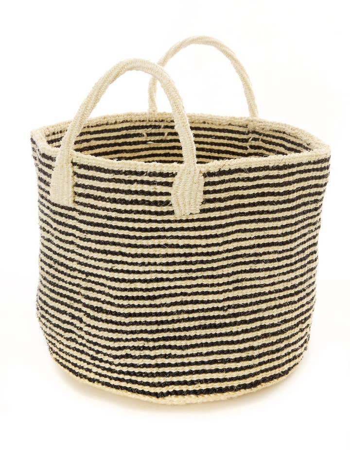 Sac fourre-tout en sisal à rayures étroites - Noir pour la vente par African Modern (formerly Swahili)