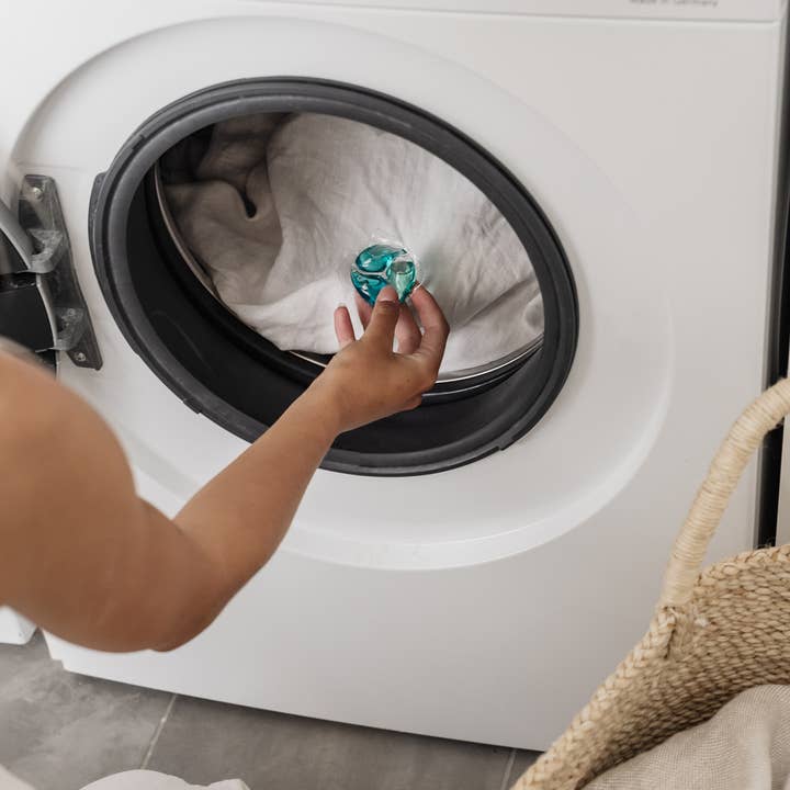 MNML (USA) - Fresh Laundry - Wholesale Laundry Detergent Powder/Pods - MNML CITRUS Vitality+Wellbeing Laundry Capsules Refill 30pk2