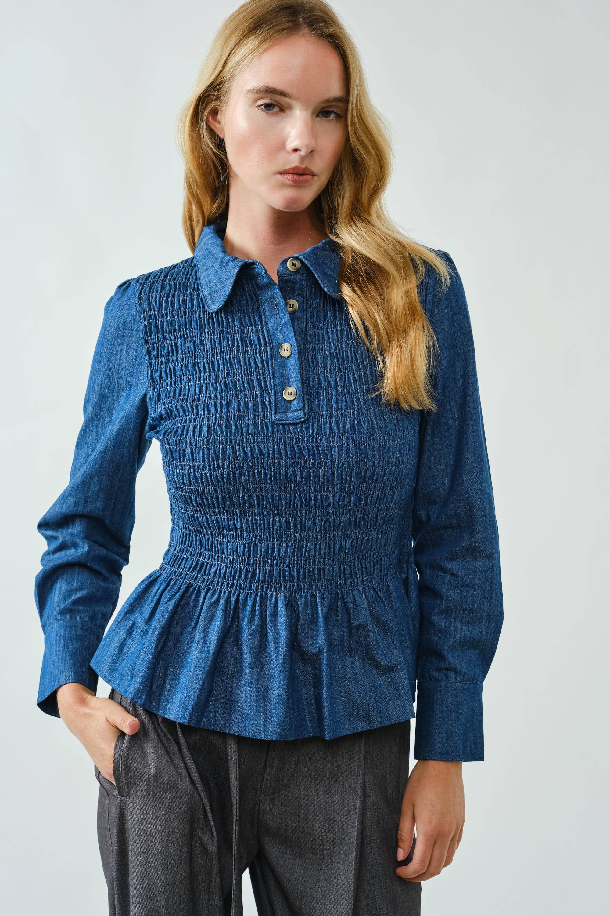 Aaron & Amber - Wholesale Button Down Shirt - Women's - AJT5237 
SMOCKED PETERPAN COLLAR PEPLUM BLOUSE9