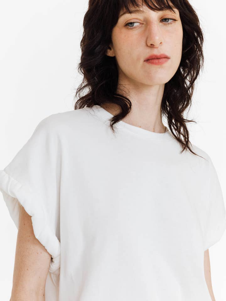 Round Neck White Casual T-shirt for wholesale on Faire