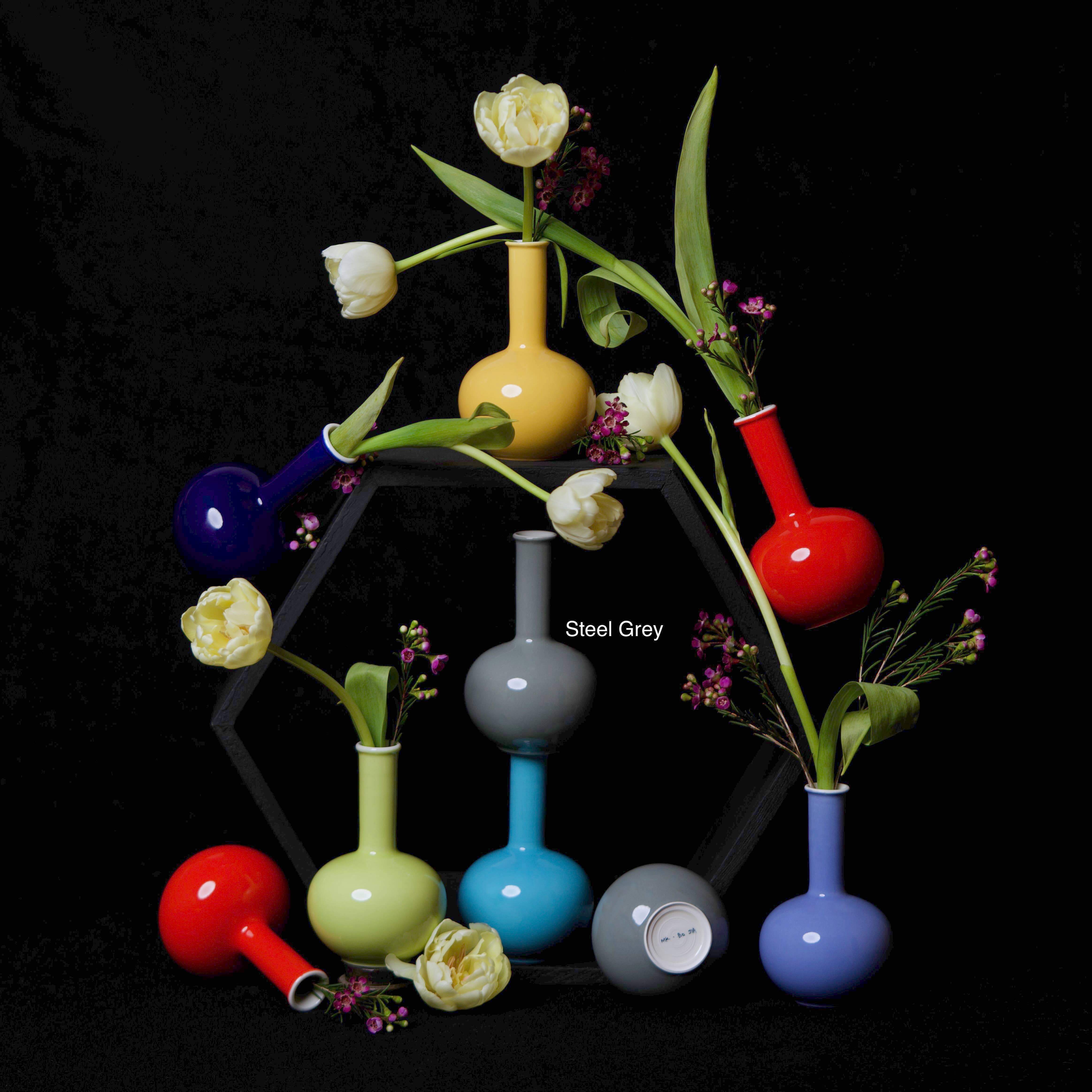 Middle Kingdom - Wholesale Vase - Glossy Porcelain Mini Beauty Vase5