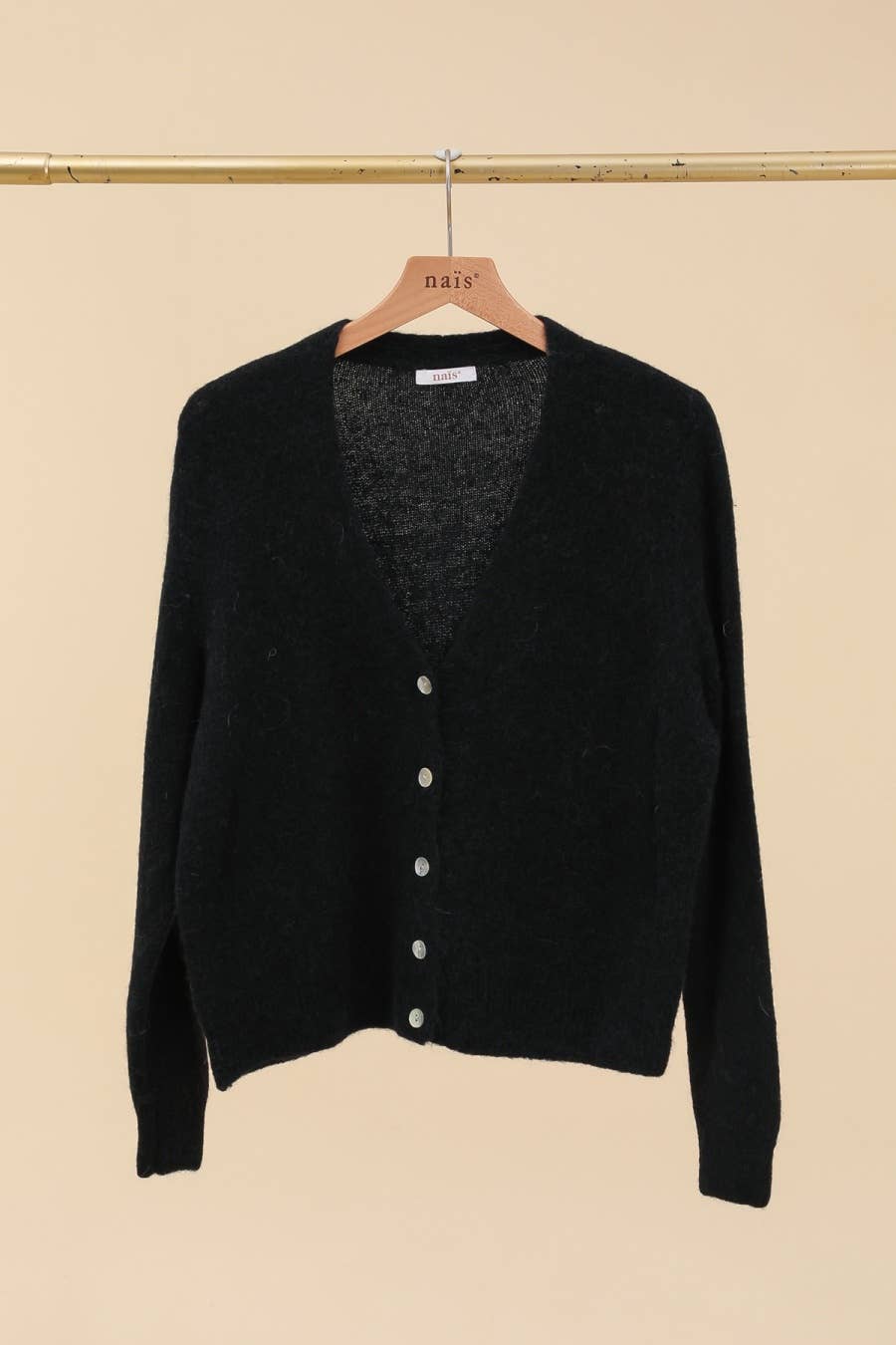 NAÏS PARIS – Engroshandel Cardigan - Dame – Kort v-hals cardigan med knapper i superfin alpaka6